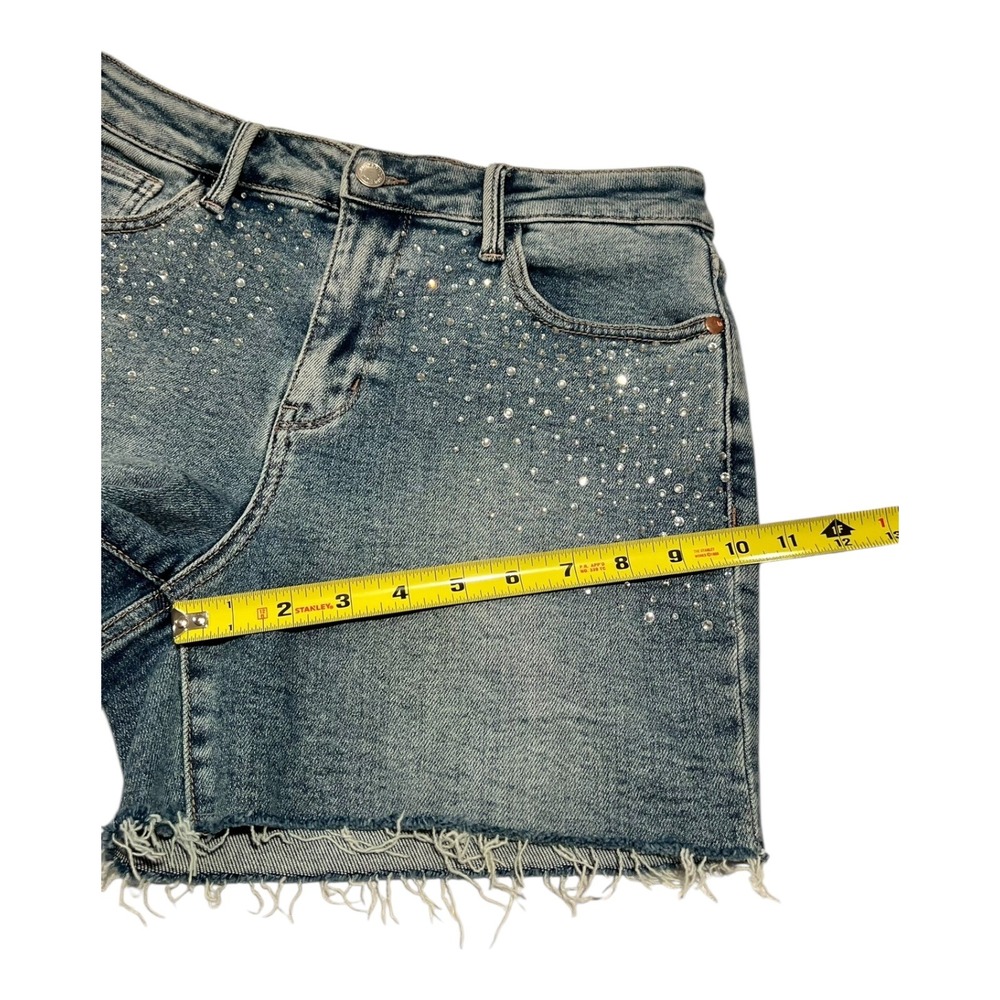 Judy Blue‎ Rhinestone Denim Shorts Size 28 Distressed Frayed Hem - Picture 9 of 13